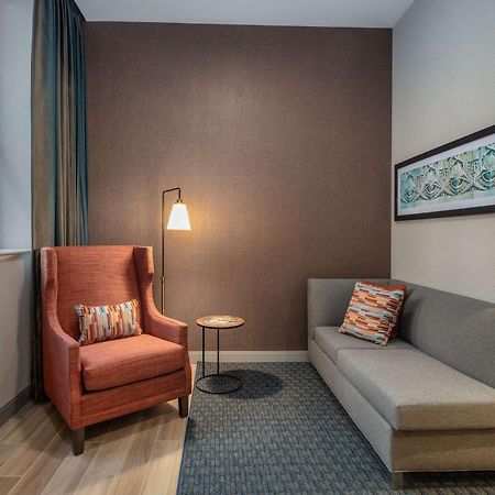 Hilton Garden Inn- Chicago Central Loop Exterior photo