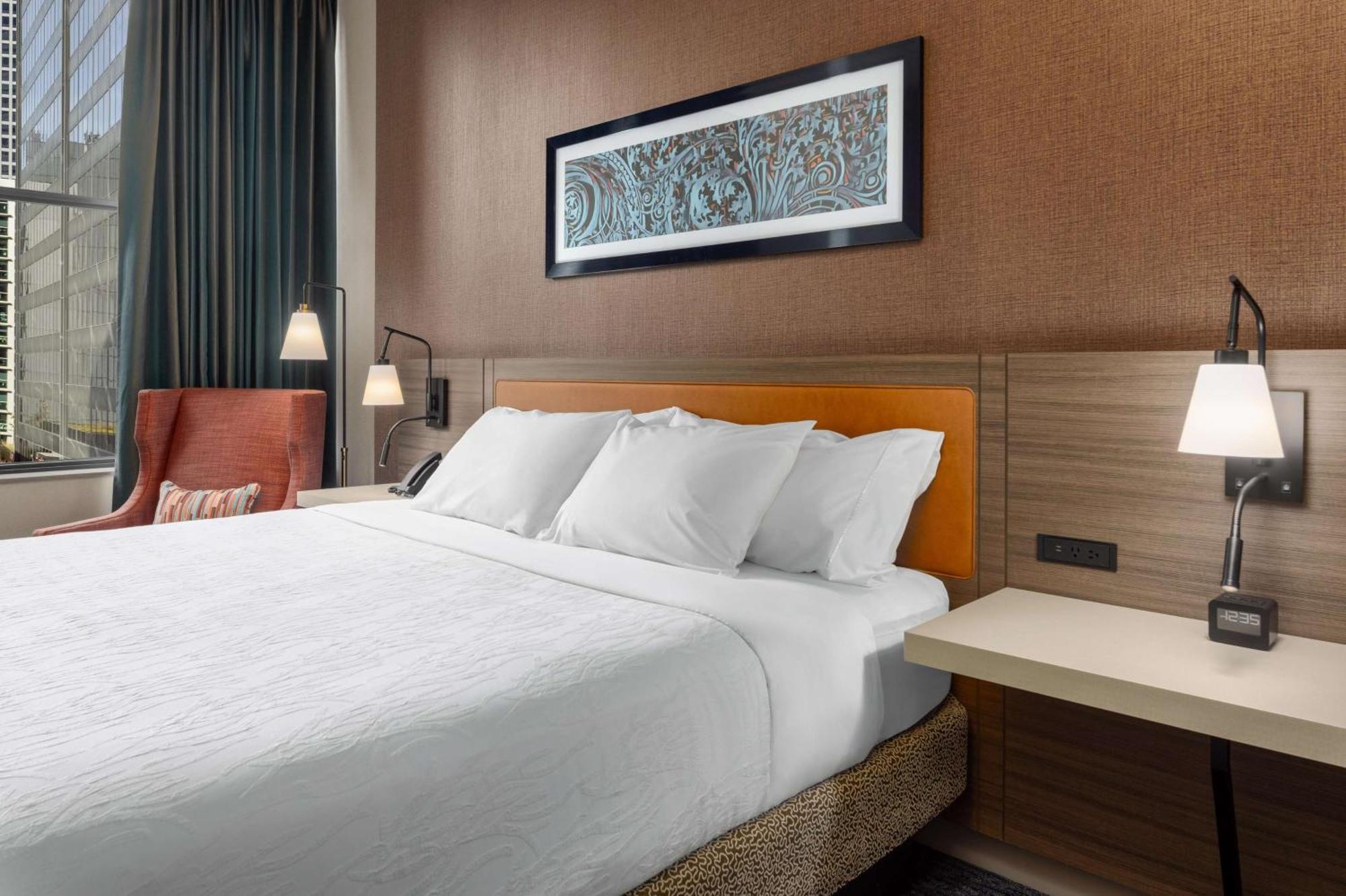 Hilton Garden Inn- Chicago Central Loop Exterior photo
